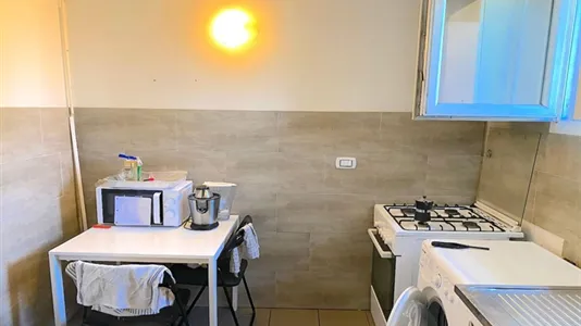 Rooms in Roma Municipio VI – Roma Delle Torri - photo 6