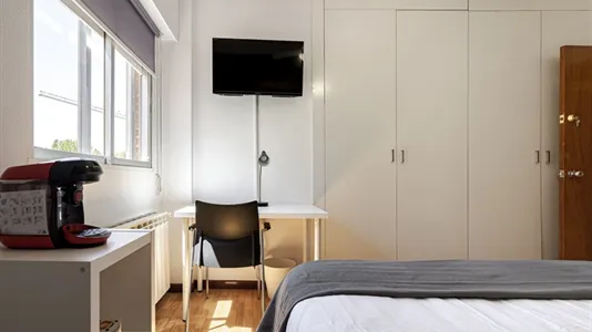 Rooms in Guadalajara - photo 4