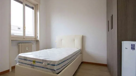 Rooms in Milano Zona 2 - Stazione Centrale, Gorla, Turro, Greco, Crescenzago - photo 3