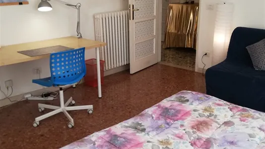 Rooms in Florence - photo 9