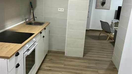 Rooms in Málaga - photo 7