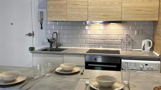 Rooms in Madrid Centro - photo 9