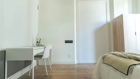 Rooms in Barcelona Ciutat Vella - photo 6