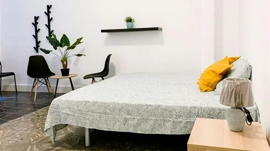 Rooms in Valencia Ciutat Vella - photo 2