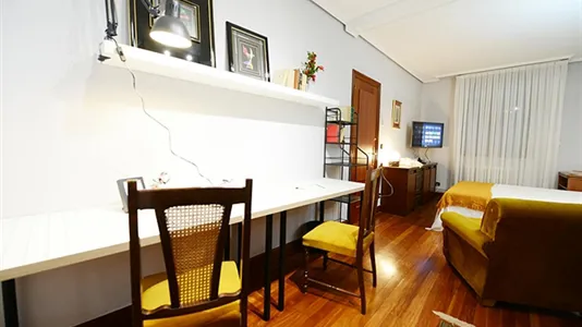 Rooms in Bilbao - photo 6