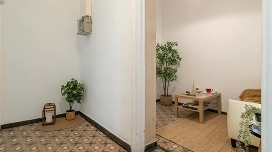 Rooms in Barcelona Ciutat Vella - photo 10