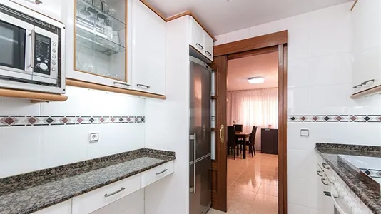 Rooms in Cornellà de Llobregat - photo 9