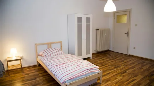 Rooms in Hamburg Nord - photo 1