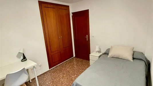 Apartments in Alcoy/Alcoi - photo 4