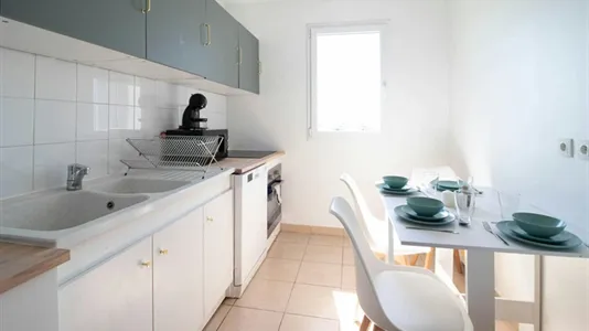 Rooms in Saint-Denis - photo 5