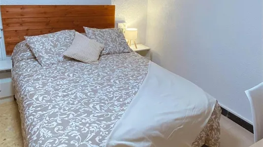 Rooms in Zaragoza - photo 2