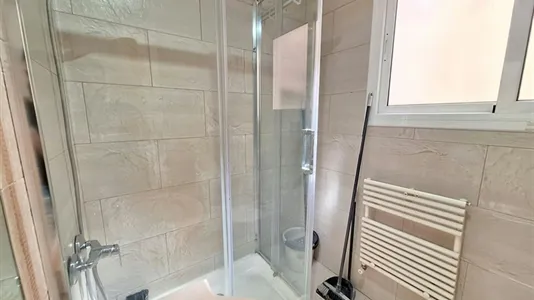 Rooms in Barcelona Sants-Montjuïc - photo 10