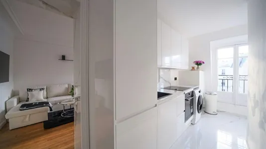 Apartments in Paris 16ème arrondissement (South) - photo 5