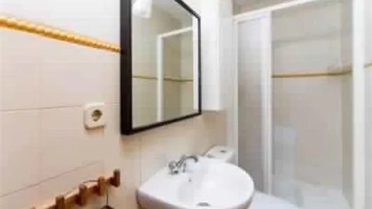 Rooms in Madrid Centro - photo 10