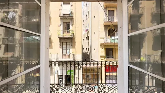 Rooms in Barcelona Ciutat Vella - photo 9