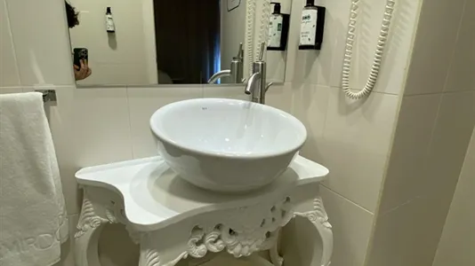 Rooms in Madrid Salamanca - photo 10