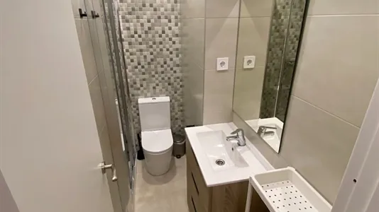 Rooms in Barcelona Ciutat Vella - photo 4