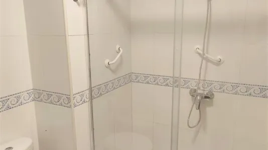 Rooms in Almería - photo 5