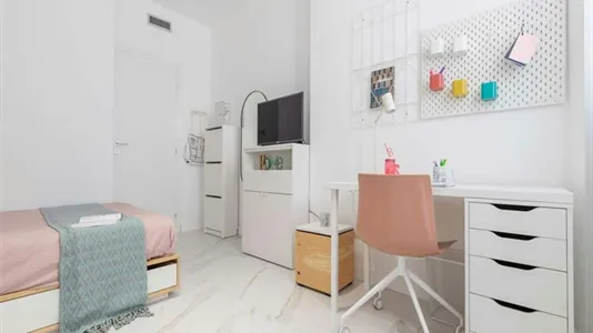 Rooms in Milano Zona 5 - Vigentino, Chiaravalle, Gratosoglio - photo 2