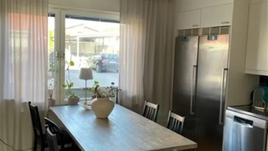 Rooms in Botkyrka - photo 4