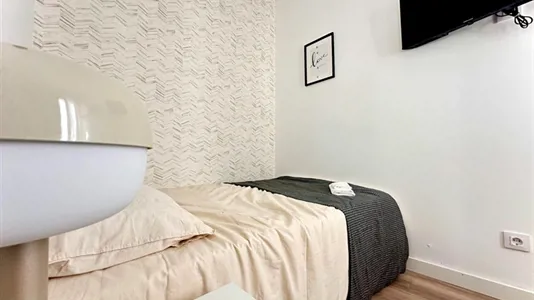 Rooms in Madrid Centro - photo 3