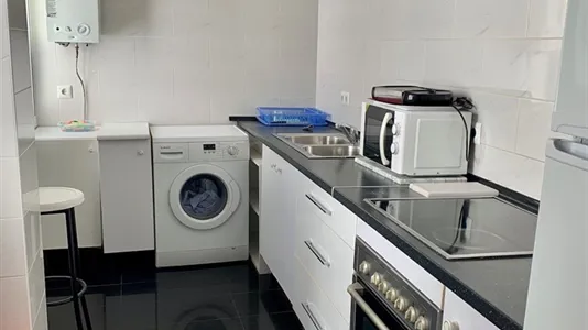 Rooms in Málaga - photo 10