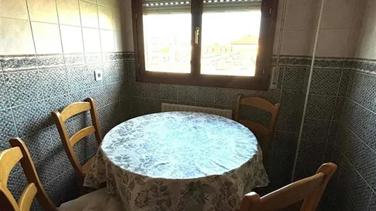 Rooms in Vitoria-Gasteiz - photo 6