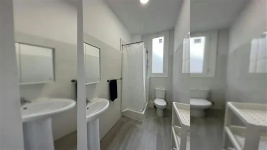 Rooms in Barcelona Sants-Montjuïc - photo 5