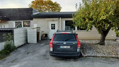 Upplands Väsby - 2rok - 12mån - 11.500kr/mån