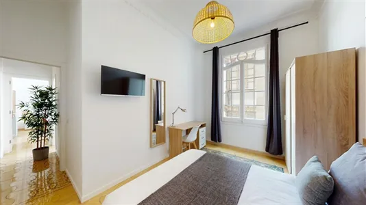 Rooms in Barcelona Eixample - photo 4