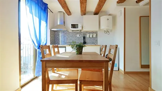 Rooms in Barcelona Ciutat Vella - photo 8