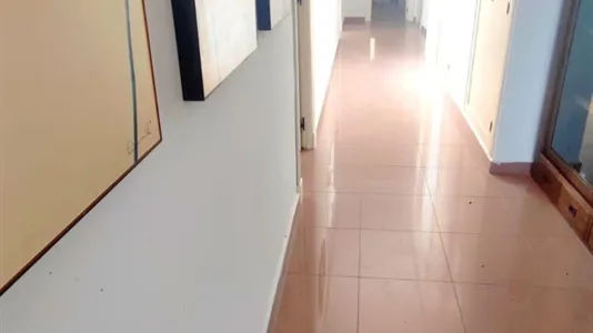 Rooms in Almería - photo 8