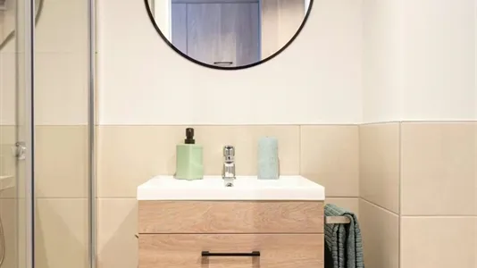 Rooms in Badalona - photo 5