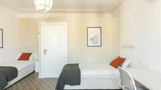 Rooms in Barcelona Eixample - photo 3