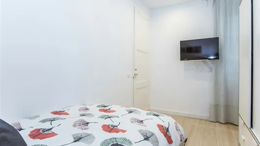 Rooms in Barcelona Ciutat Vella - photo 3