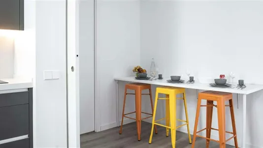 Rooms in Barcelona Ciutat Vella - photo 7