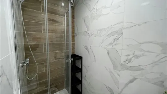 Rooms in Madrid Centro - photo 5