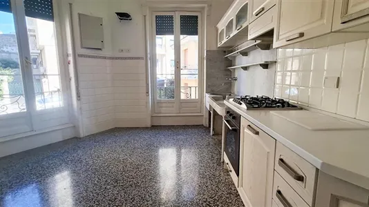 Rooms in Genoa - photo 6