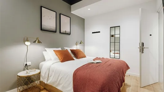 Rooms in Barcelona Eixample - photo 2
