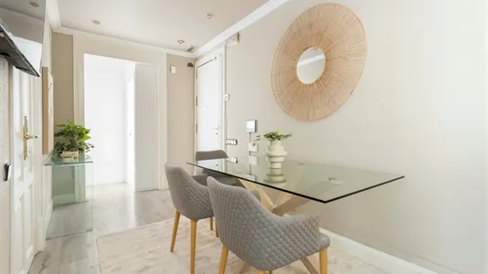 Rooms in Barcelona Ciutat Vella - photo 8