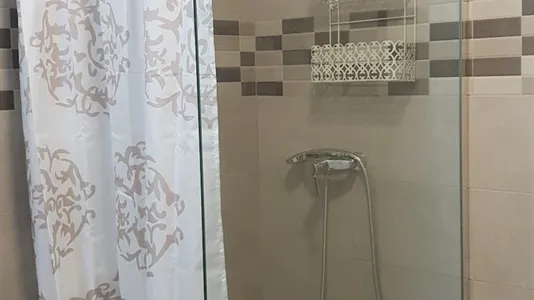 Rooms in Barcelona Ciutat Vella - photo 9