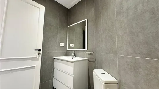 Rooms in Barcelona Eixample - photo 9