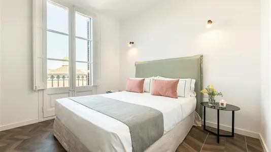 Apartments in Barcelona Ciutat Vella - photo 8