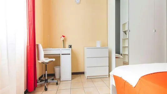Rooms in Milano Zona 2 - Stazione Centrale, Gorla, Turro, Greco, Crescenzago - photo 4
