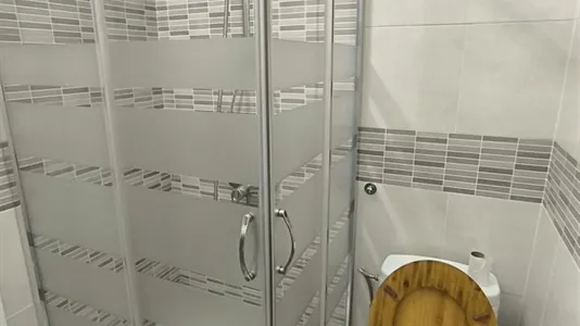 Rooms in Barcelona Sants-Montjuïc - photo 10