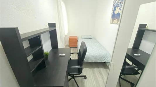 Rooms in Adaro - photo 5