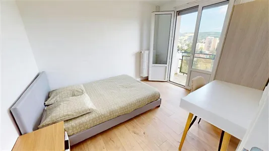 Rooms in Saint-Étienne - photo 4