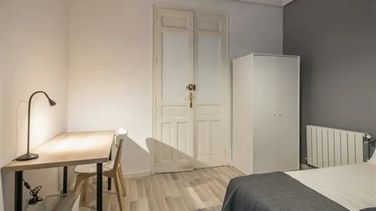 Rooms in Madrid Centro - photo 3