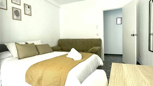 Rooms in Málaga - photo 3