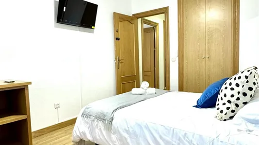 Rooms in Málaga - photo 4